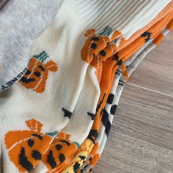 5 Pair Disney WINNIE THE POOH & FRIENDS Mid Crew Socks - Picture 4 of 9